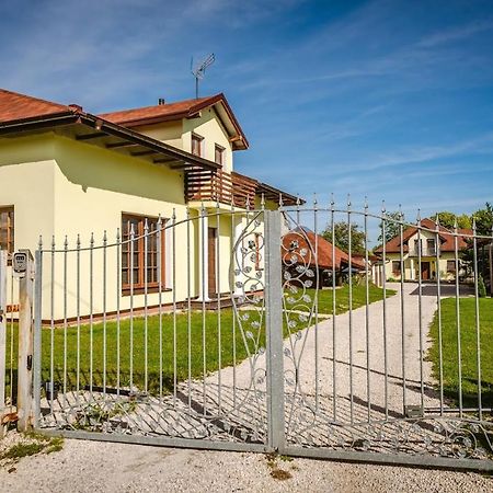 Jurajska Stokrotka Kotowice Buitenkant foto